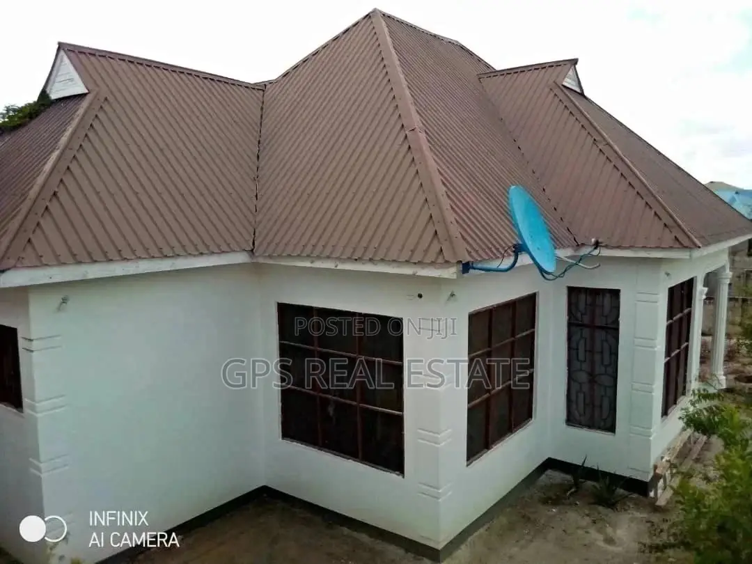 3bdrm House in Peter Slayo, Kinondoni for Sale