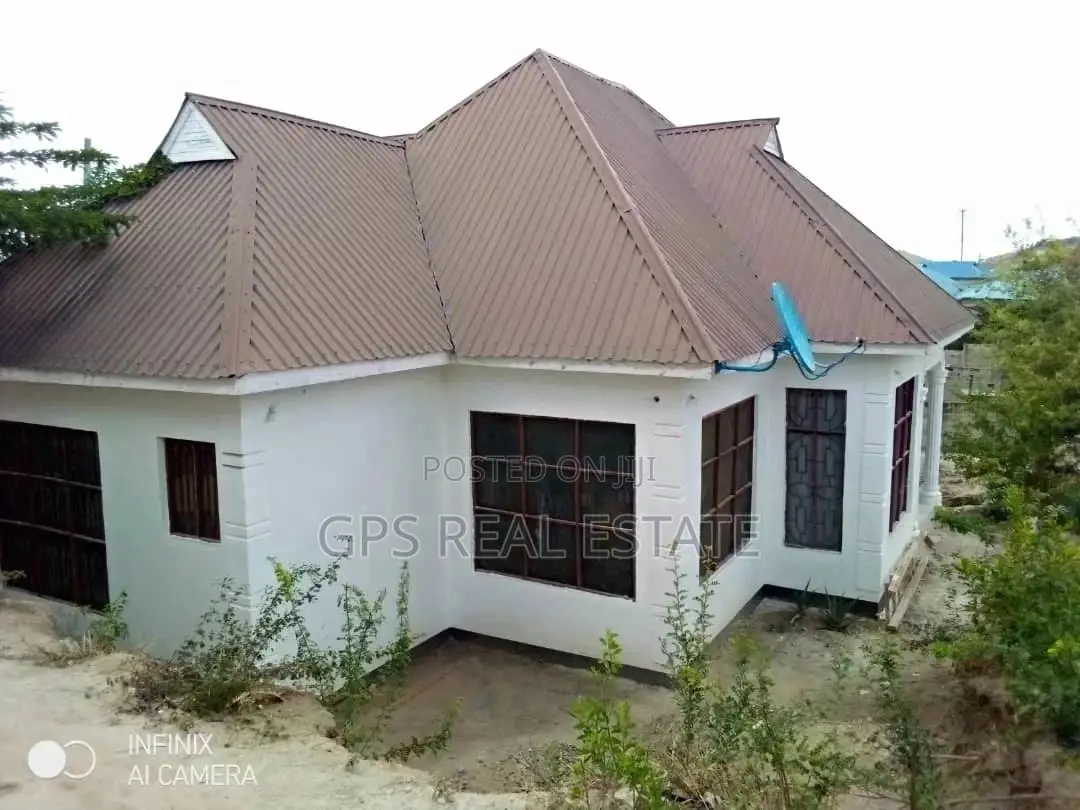 3bdrm House in Peter Slayo, Kinondoni for Sale