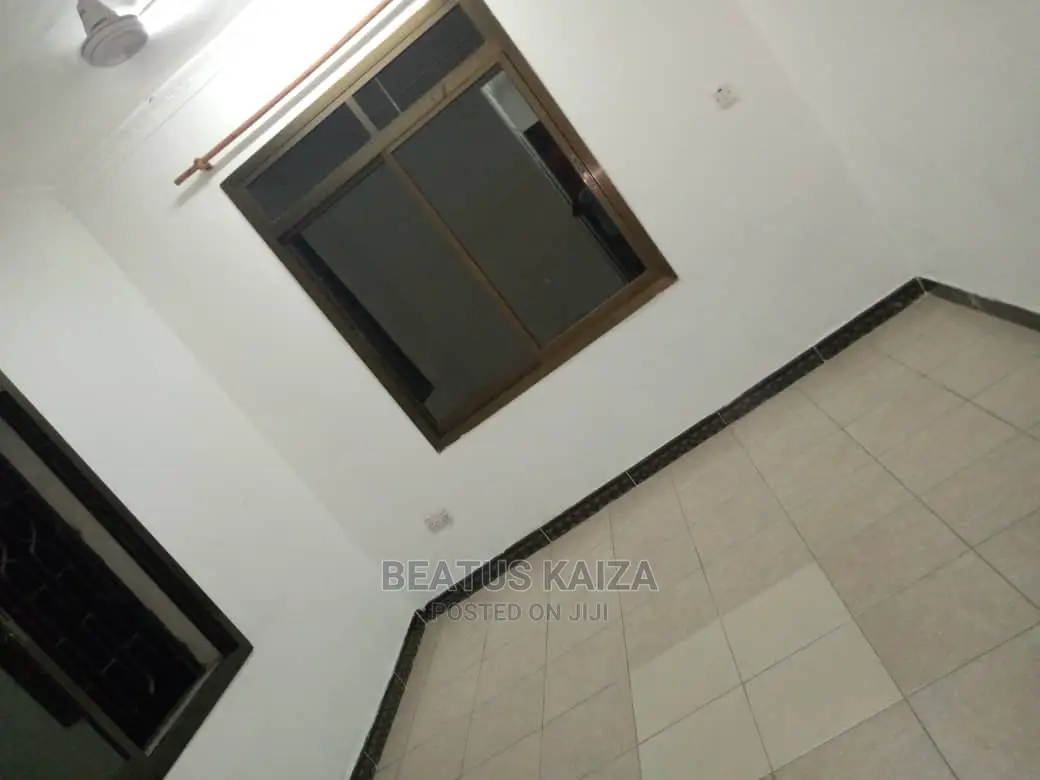 2bdrm House in Msasani General Tire for rent