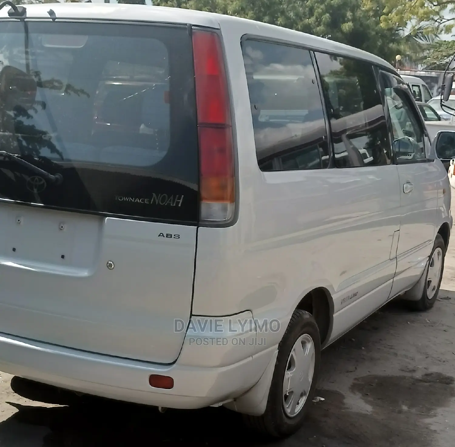 Toyota Lite-Ace 1997 Pearl
