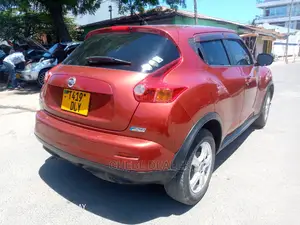 Nissan Juke 2004 Red
