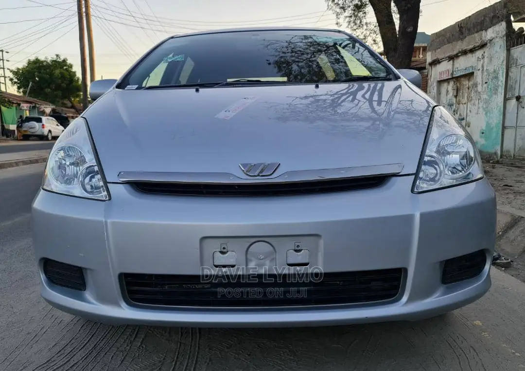Toyota Wish 2005 Silver
