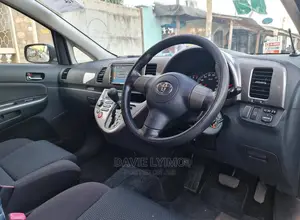 Toyota Wish 2005 Silver