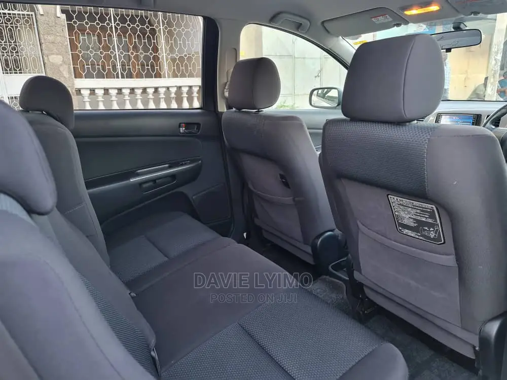 Toyota Wish 2005 Silver