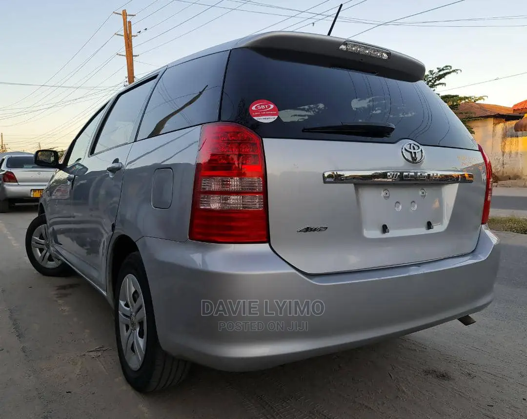 Toyota Wish 2005 Silver