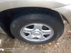 Toyota RAV4 2004 1.8 Gold