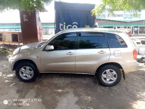 Toyota RAV4 2004 1.8 Gold