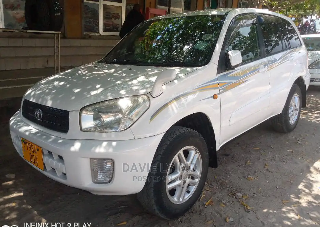 Toyota RAV4 2002 White