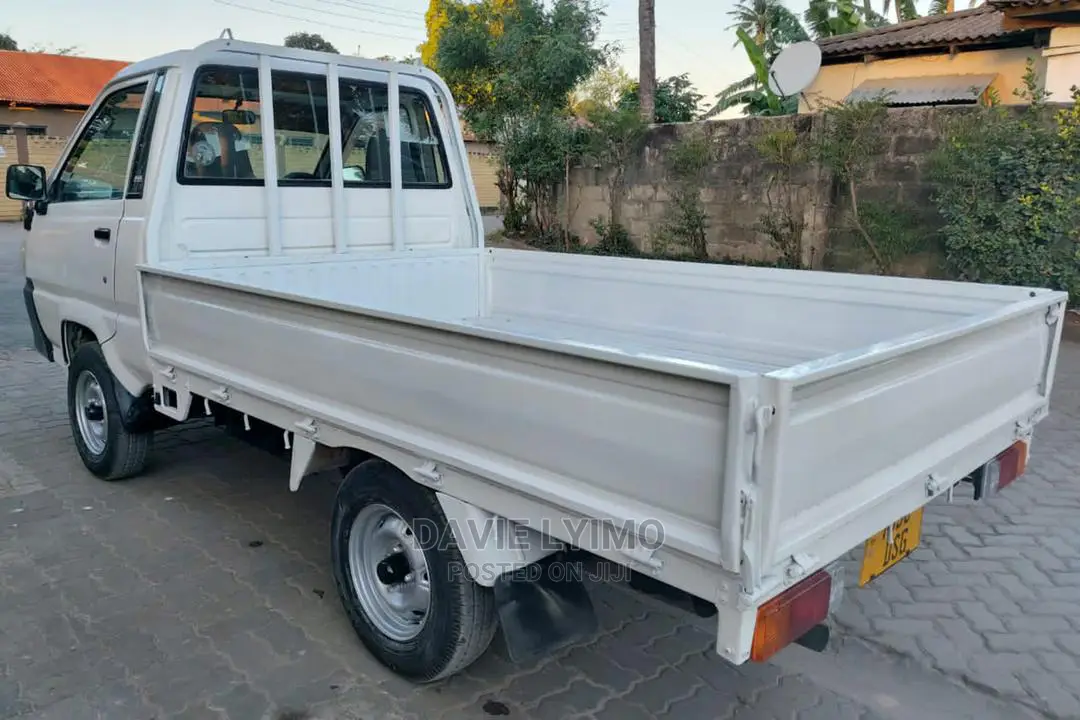 Toyota TownAce 2006 White