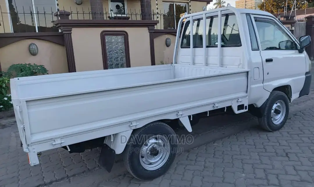 Toyota TownAce 2006 White