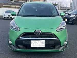 Toyota Sienta 2015 Green