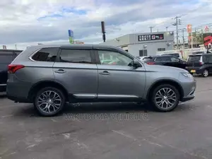 Mitsubishi Outlander 2017 Gray