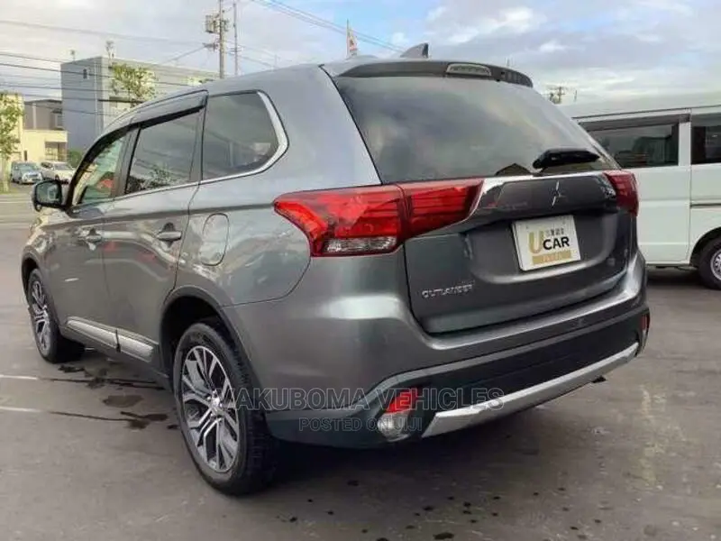 Mitsubishi Outlander 2017 Gray
