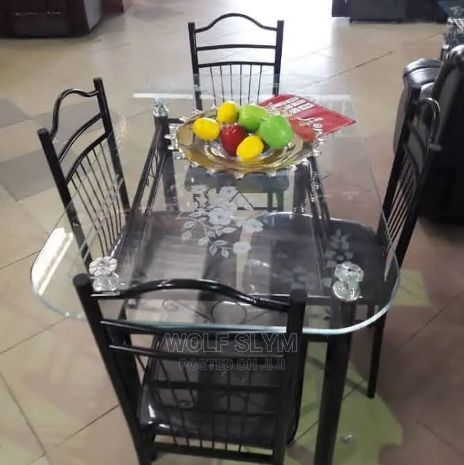 Daining Table and 4 Chairs
