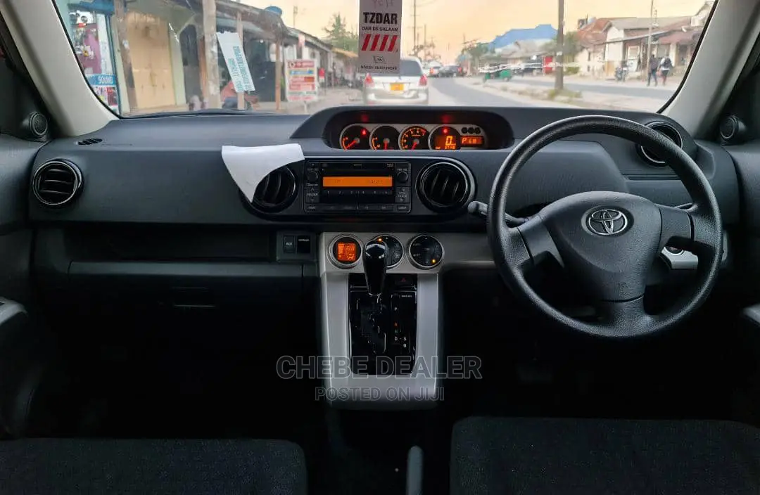 Toyota Corolla Rumion 2008 Hatchback 1.5 FWD Red