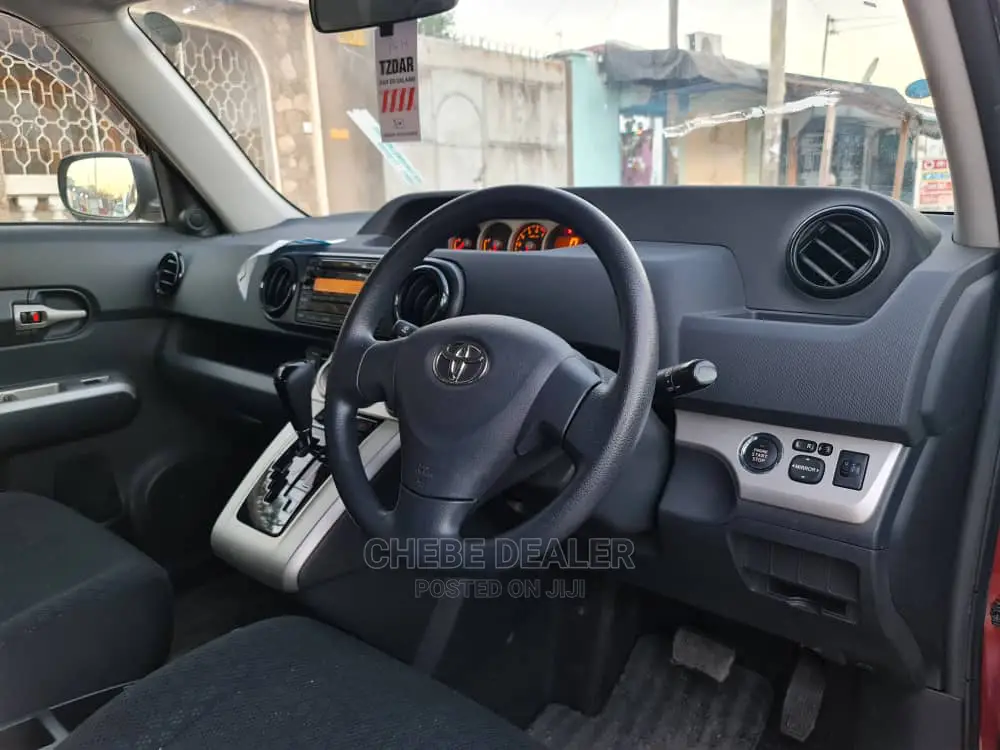 Toyota Corolla Rumion 2008 Hatchback 1.5 FWD Red