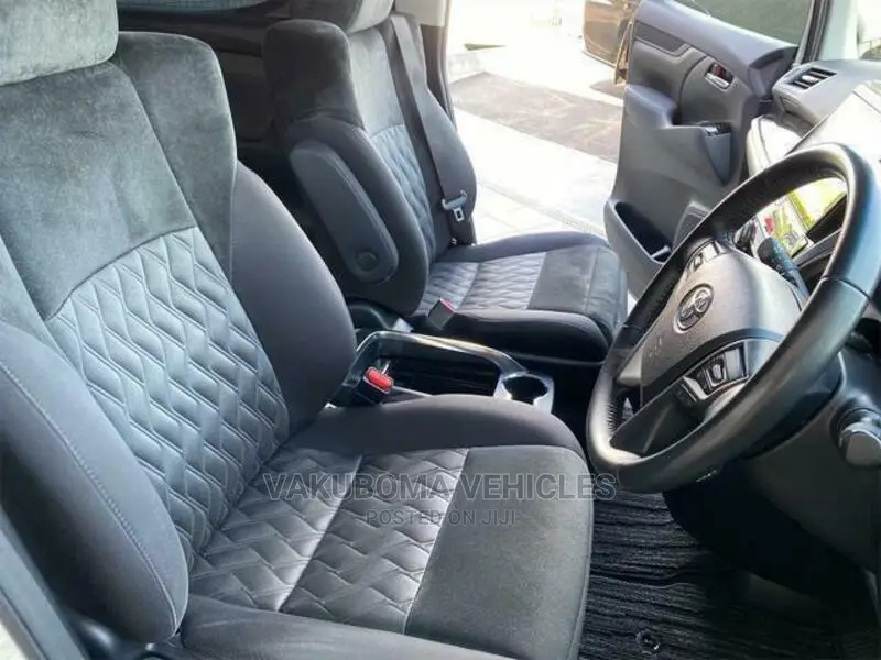 Toyota Alphard 2019 Pearl