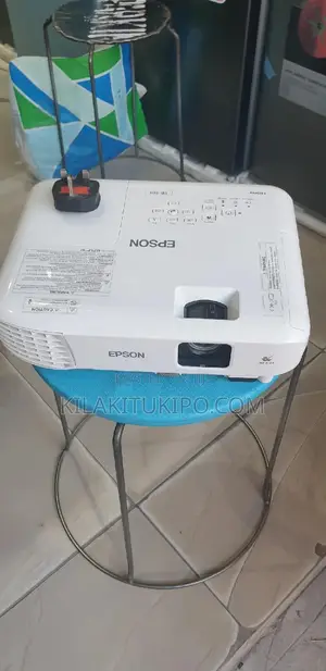 EPSON Projector Eb-Eo1