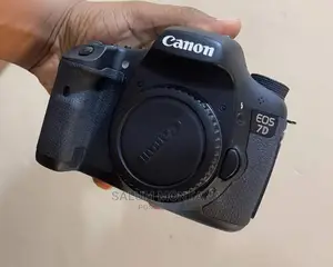 Canon 7D Body.