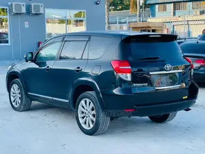 Toyota Vanguard 2011 Black