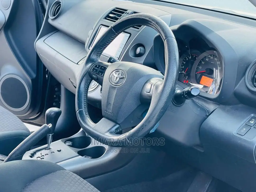 Toyota Vanguard 2011 Black