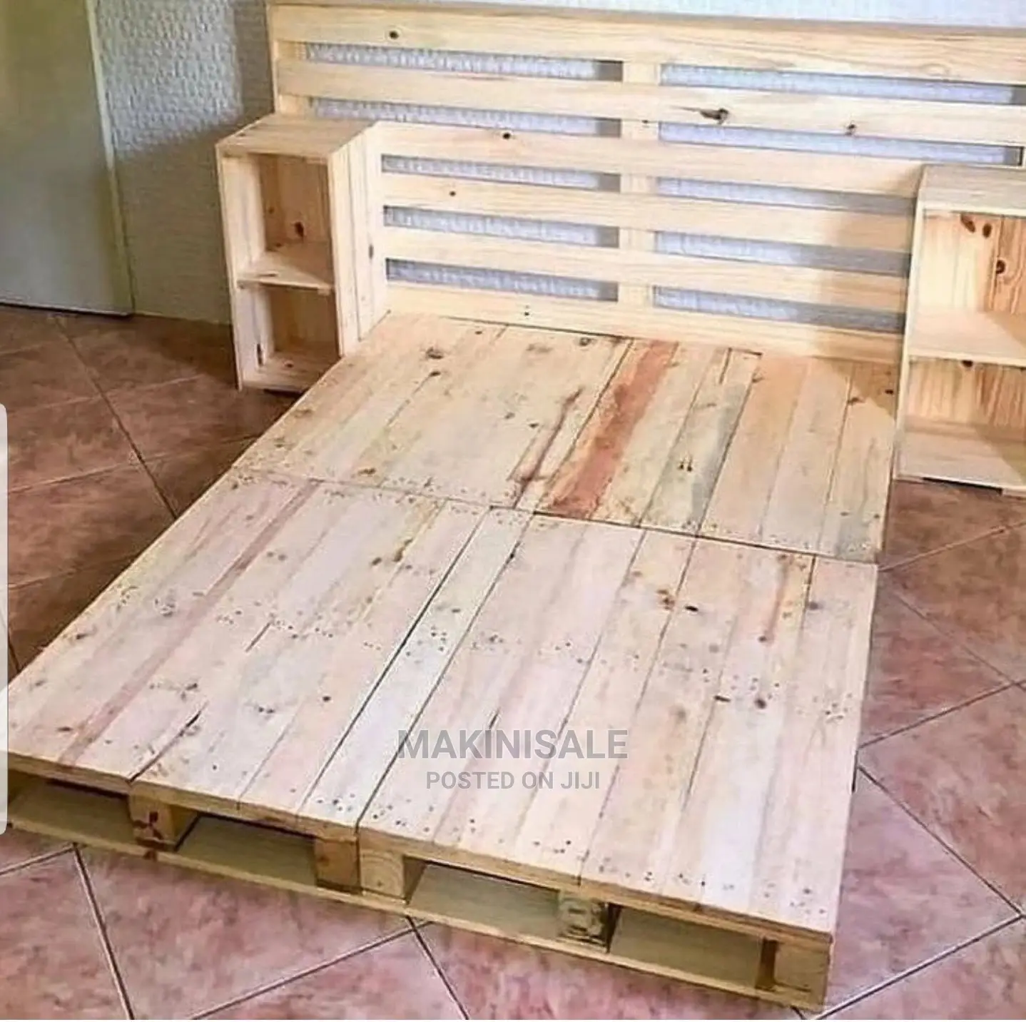 Kitanda KIZURI Sana Cha Pallet