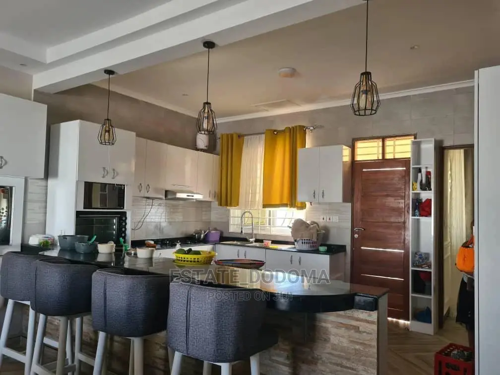 Furnished 5bdrm Townhouse/Terrace in Ihumwa Dodoma for sale