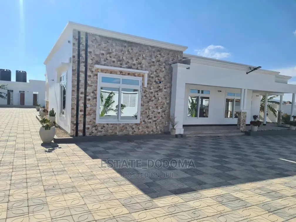 Furnished 5bdrm Townhouse/Terrace in Ihumwa Dodoma for sale