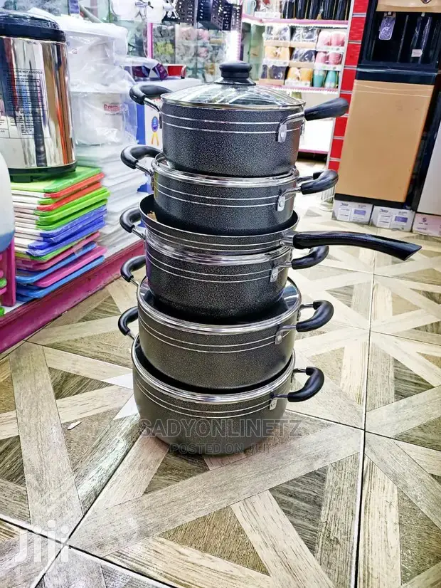 Non Stick Cookware Set