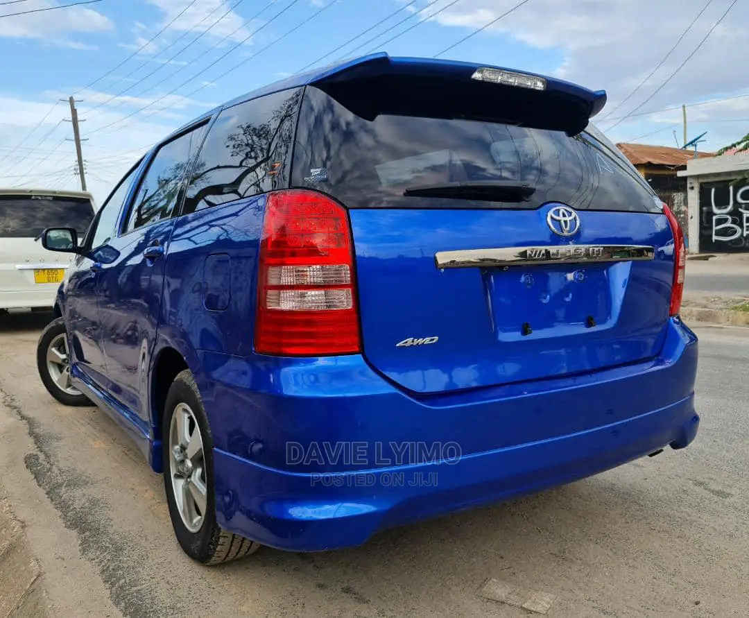 Toyota Wish 2005 Blue