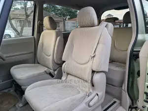 Toyota Porte 2009 Green