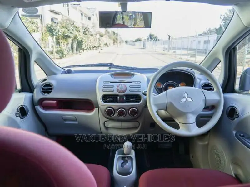 Mitsubishi Minica 2007 Silver