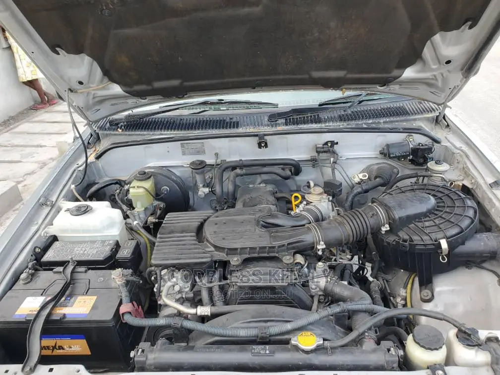 Toyota Hilux 2004 Beige