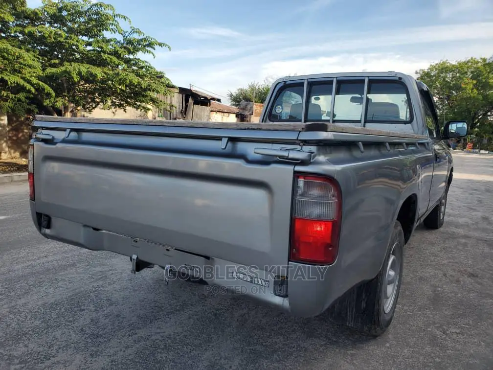 Toyota Hilux 2004 Beige