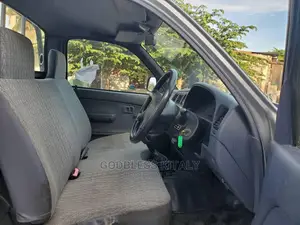 Toyota Hilux 2004 Beige