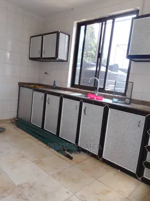 4bdrm Bungalow in Burberque Street, Msasani for Rent