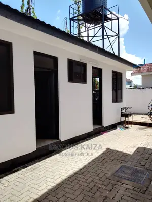 4bdrm Bungalow in Burberque Street, Msasani for Rent