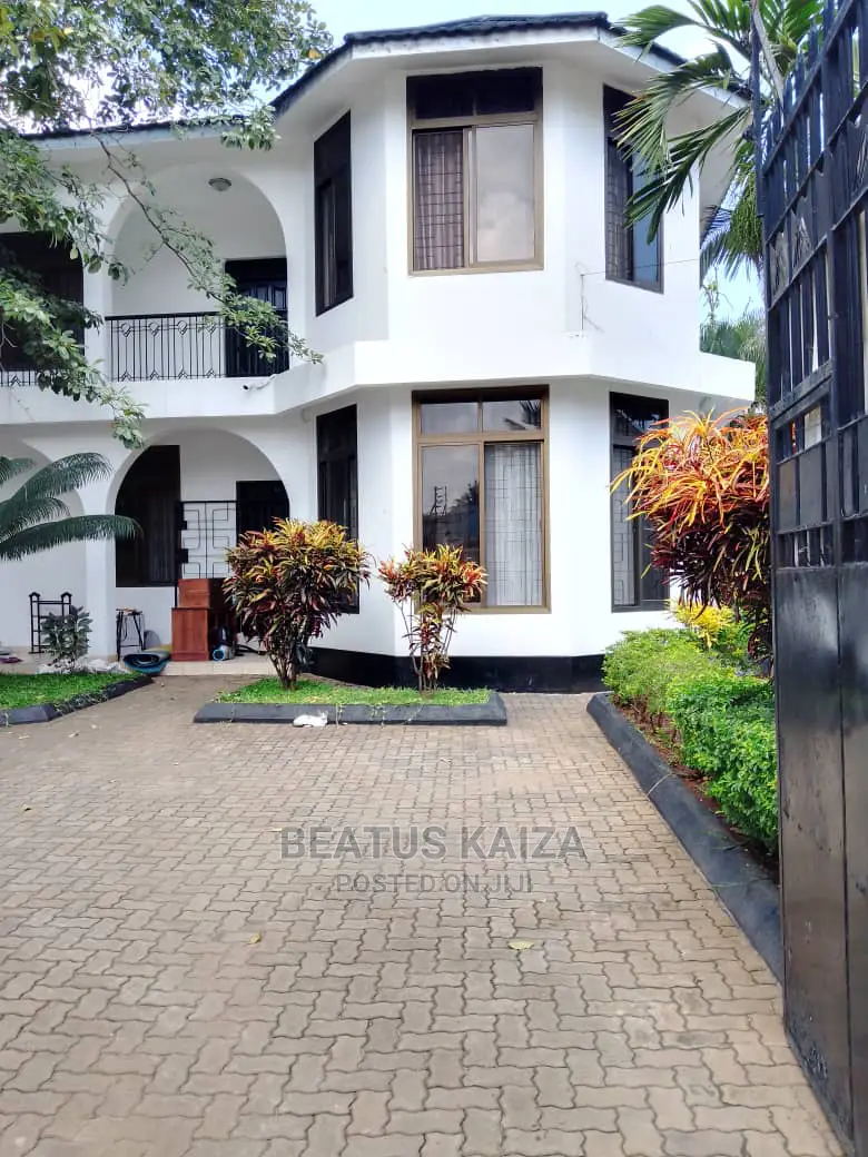 4bdrm Bungalow in Burberque Street, Msasani for Rent