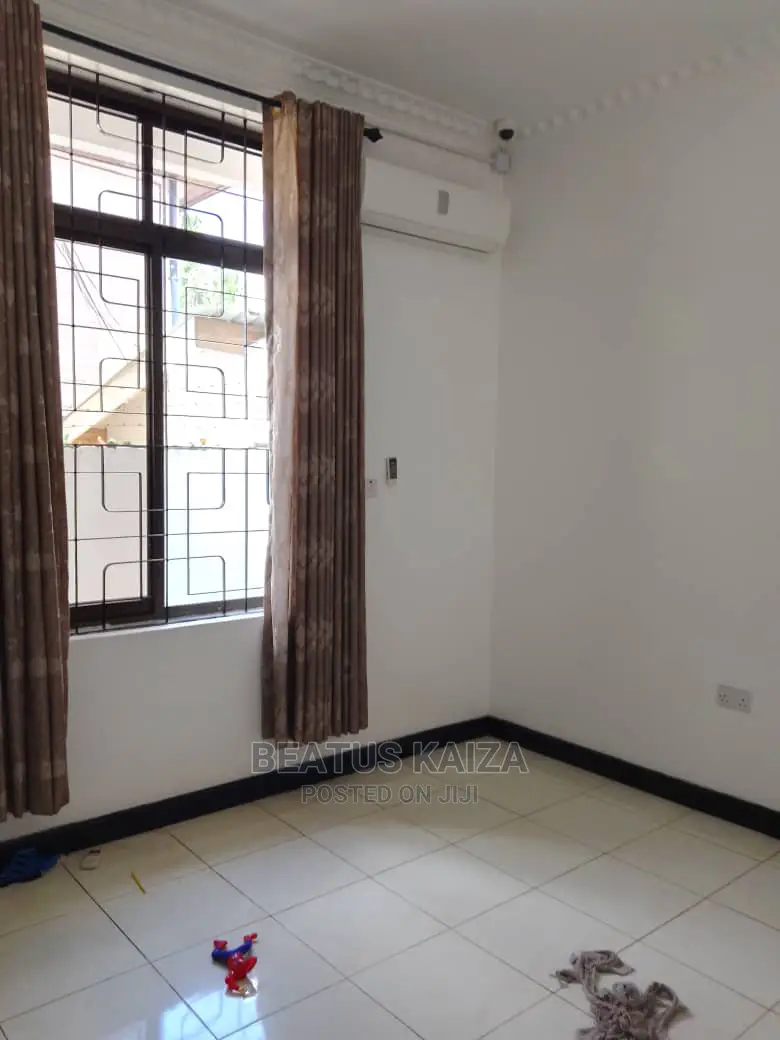 4bdrm Bungalow in Burberque Street, Msasani for Rent