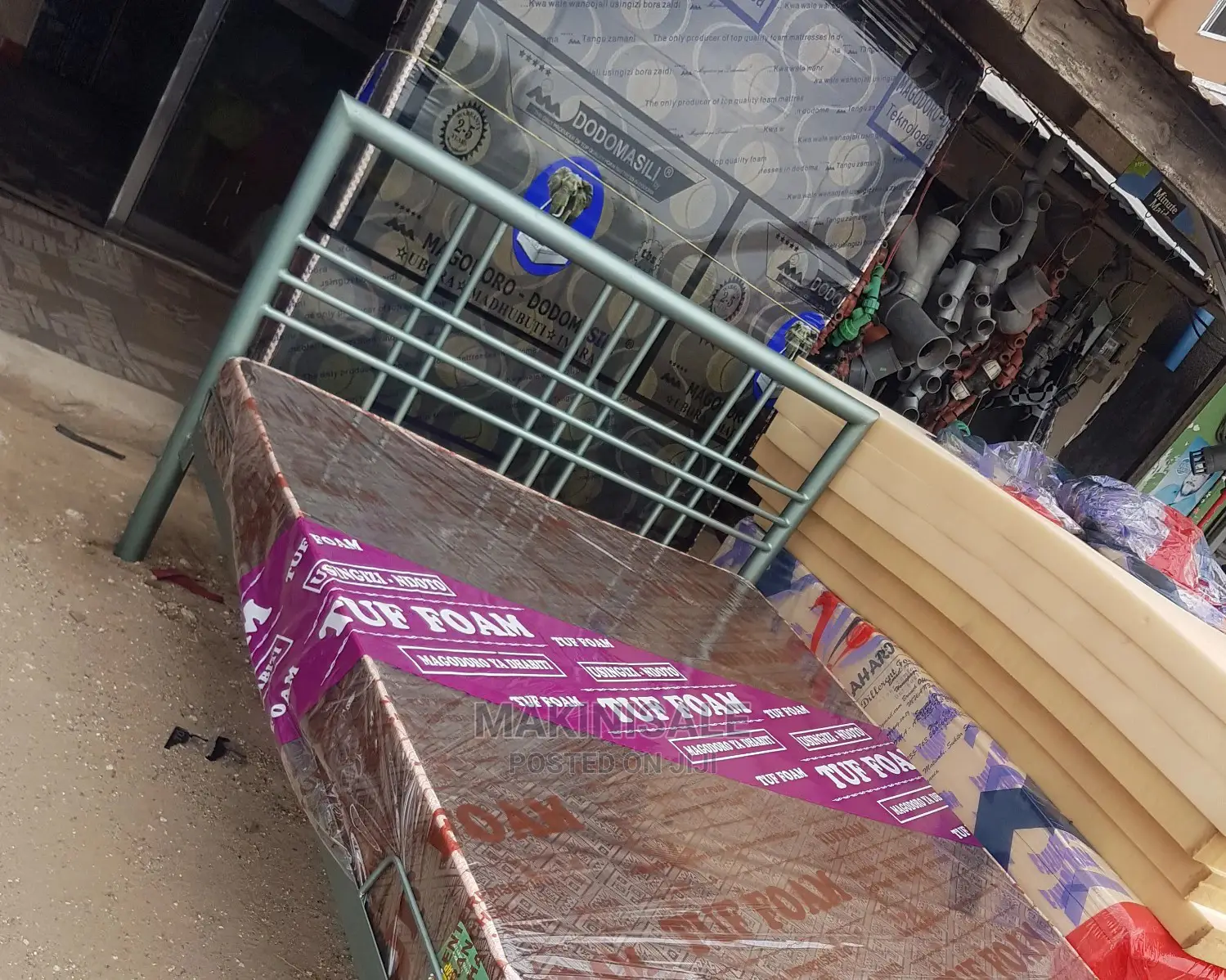 Kitanda Simple Chuma Imara Sana