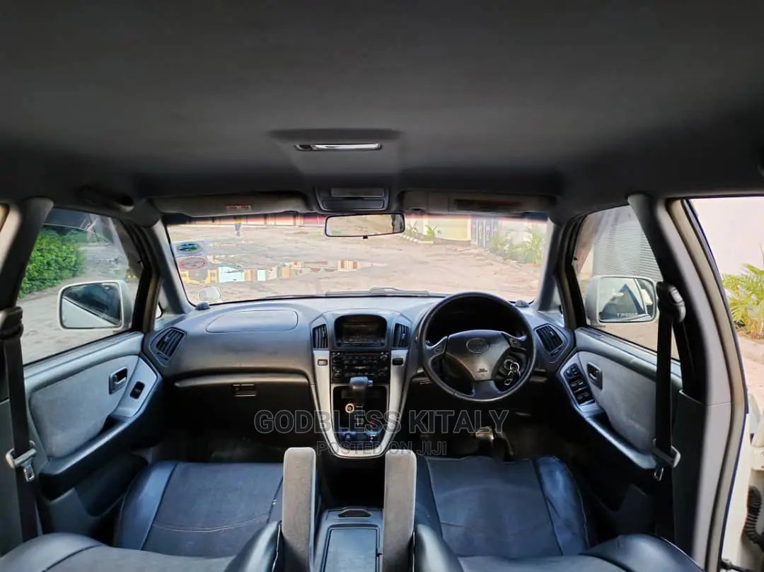 Toyota Harrier 1999 Silver