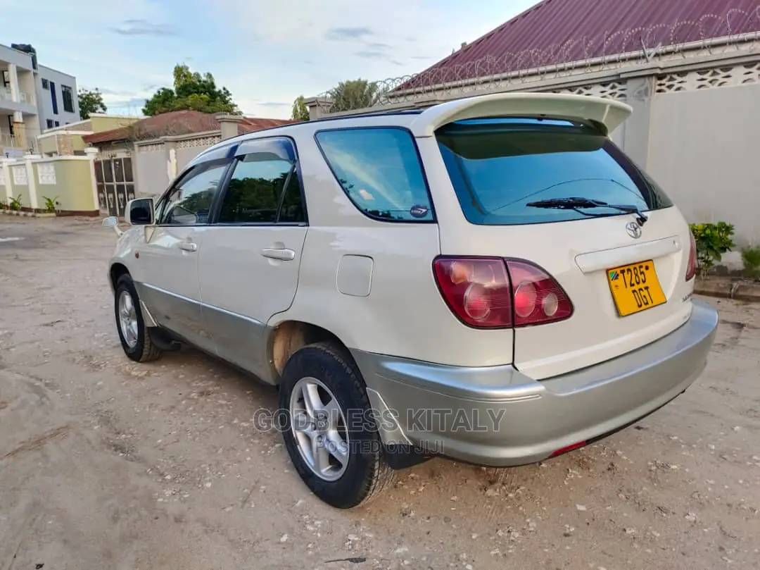 Toyota Harrier 1999 Silver