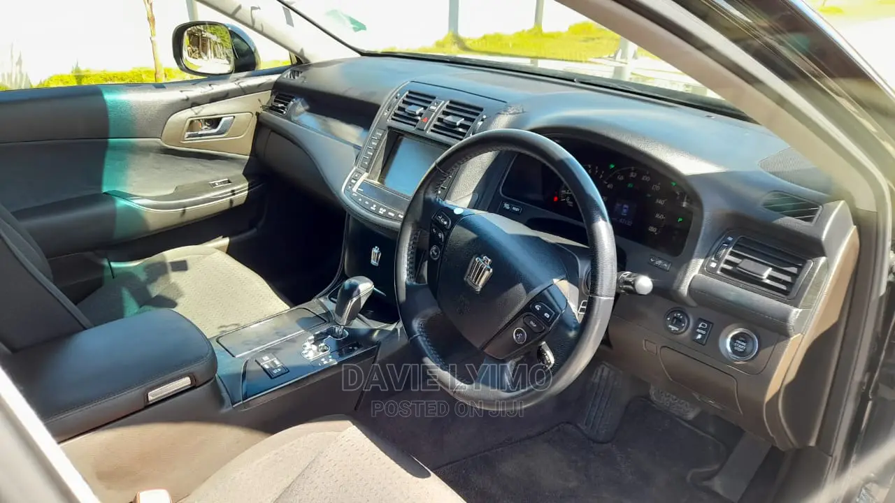 Toyota Crown 2008 Black