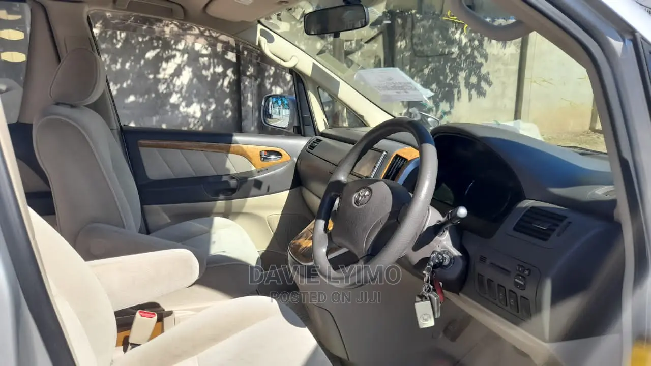 Toyota Alphard 2006 Silver