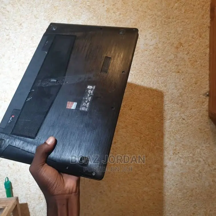 Laptop Lenovo 100e 8GB Intel Core I7 HDD 1T