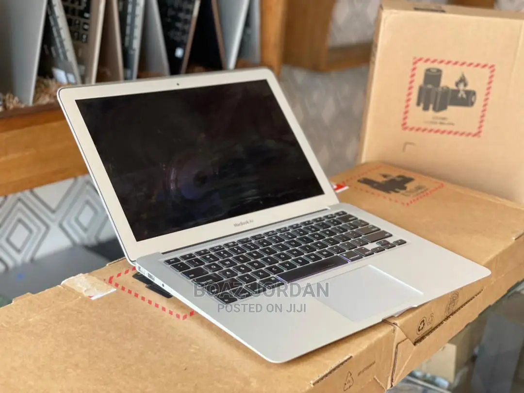 New Laptop Apple MacBook 2013 4GB Intel Core I5 SSD 128GB