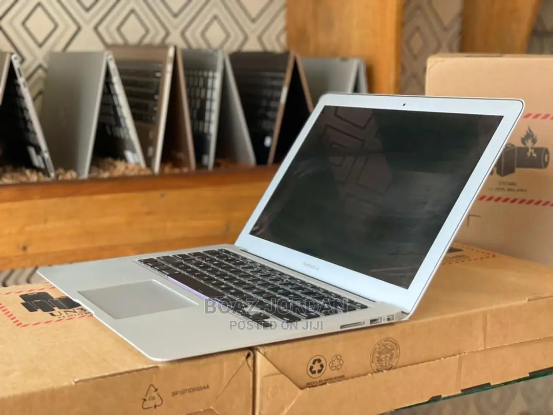 New Laptop Apple MacBook 2013 4GB Intel Core I5 SSD 128GB