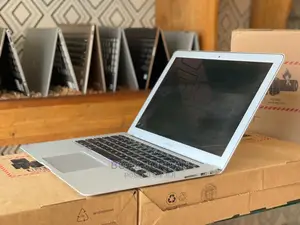New Laptop Apple MacBook 2013 4GB Intel Core I5 SSD 128GB