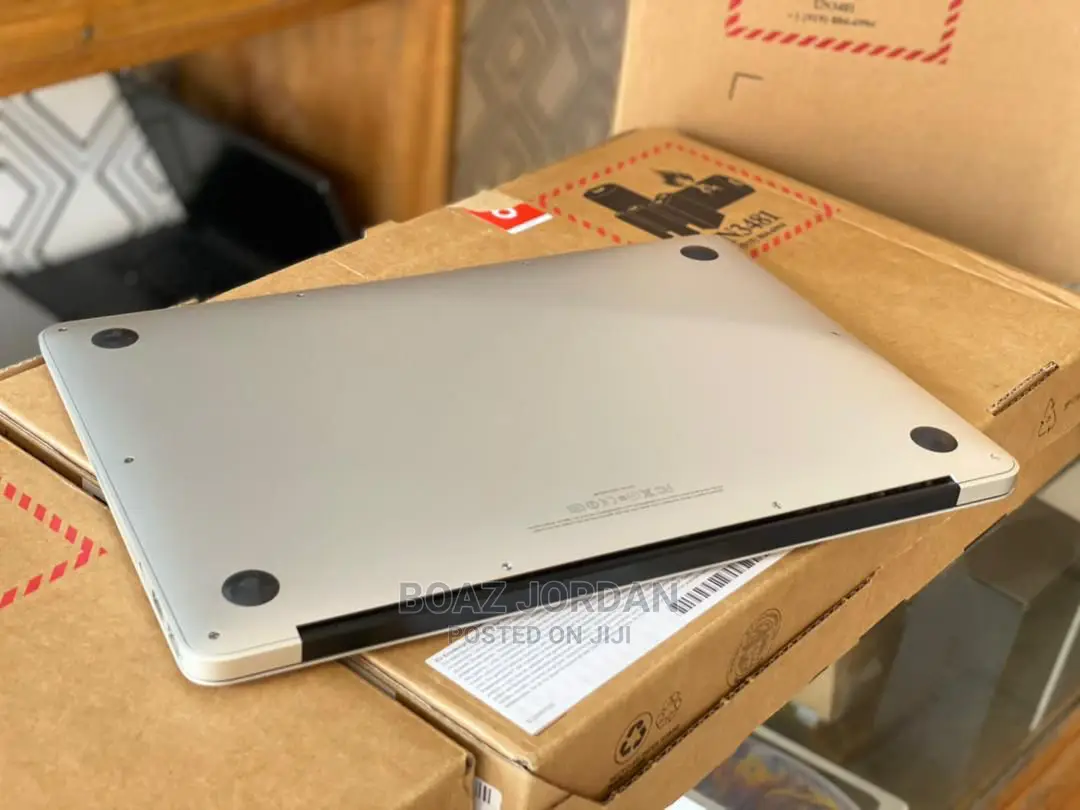 New Laptop Apple MacBook 2013 4GB Intel Core I5 SSD 128GB