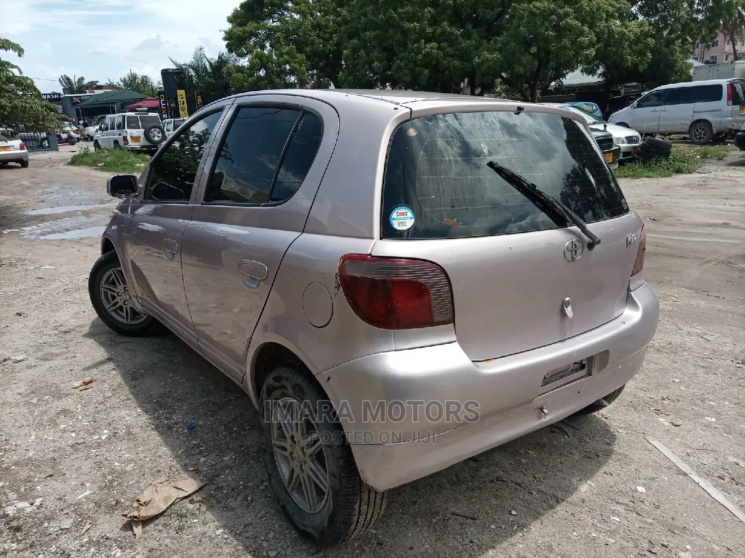Toyota Vitz 2002 Pink